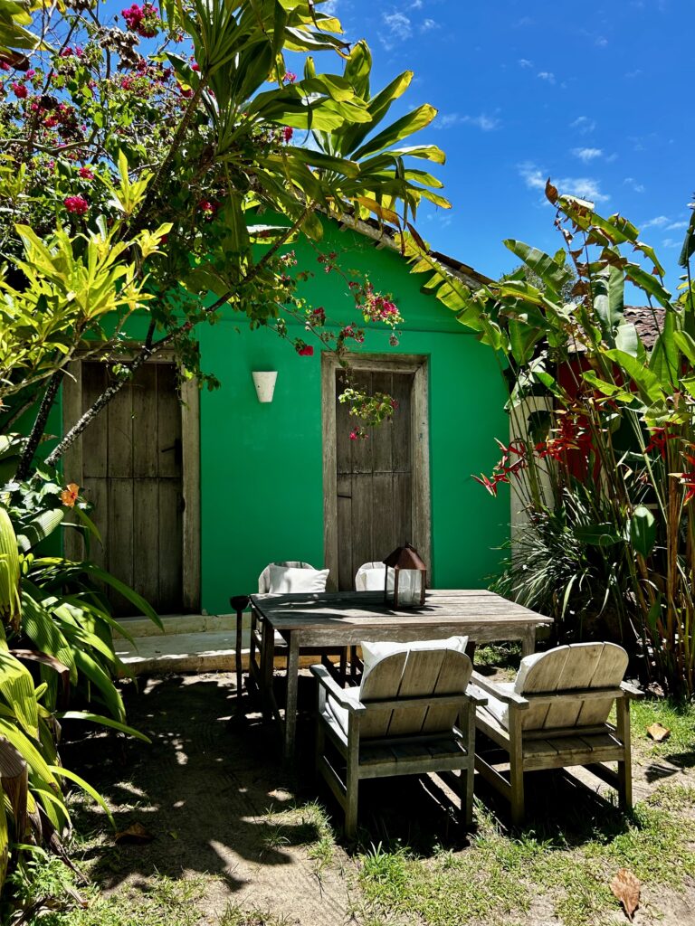 Joli maison verte à Trancoso au Brésil